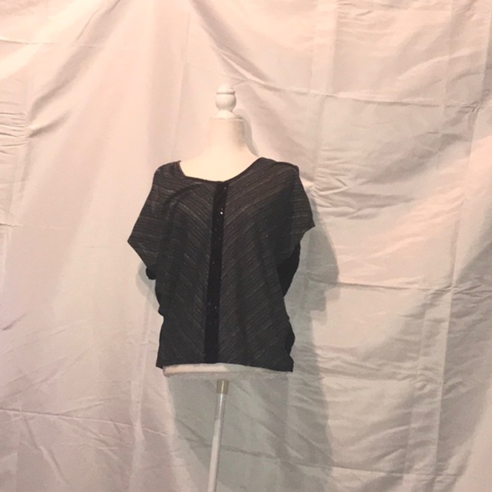 Gray top